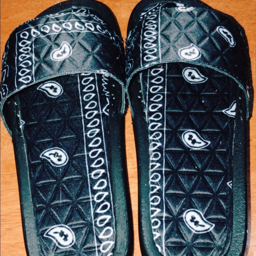 Black Bandana Slides
